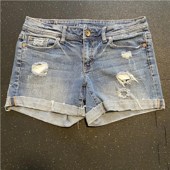 Aeropostale Distressed Midi Jean Shorts Size 2 Good Condition Cute Summer Shorts - Picture 3 of 10